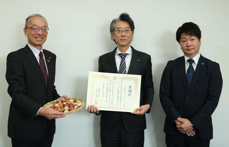 山口県周南市の小学校へチューリップ球根を寄贈